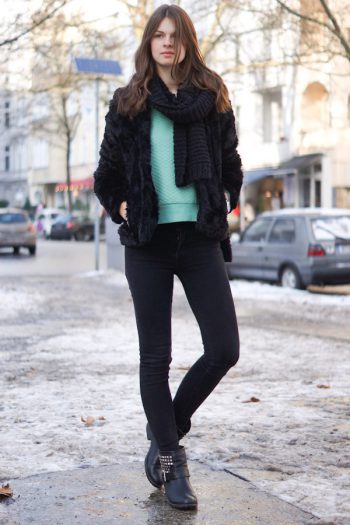 Cozy Day in green and black