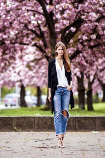 Rüschenjacke und Boyfriend Jeans