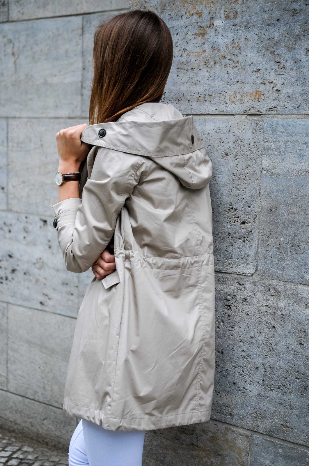 How to wear a beige parka