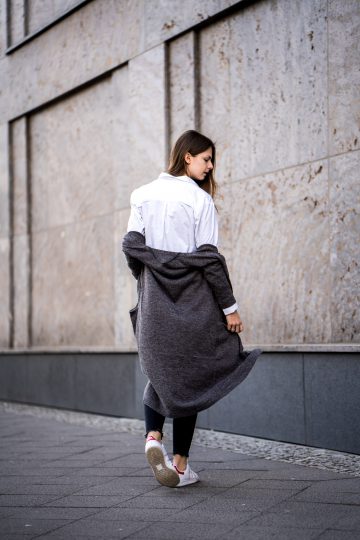Wie trägt man einen langen Cardigan