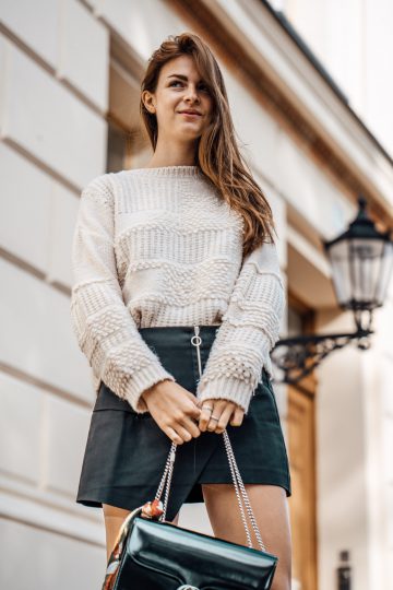 Wie trägt man einen weiÃen Pullover