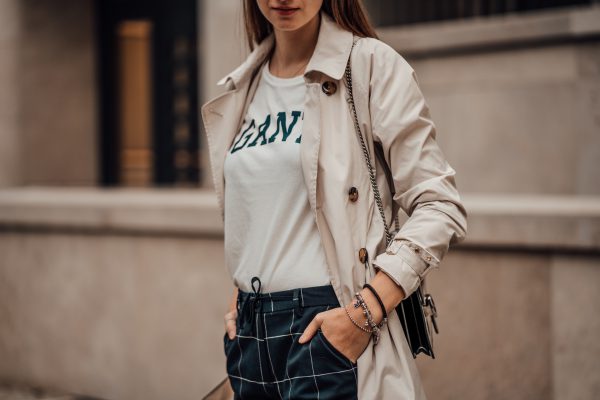 Wie trägt man ein Logo Tee