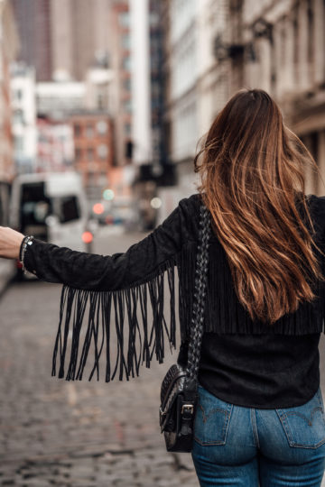 wie trägt man eine cross-body Tasche