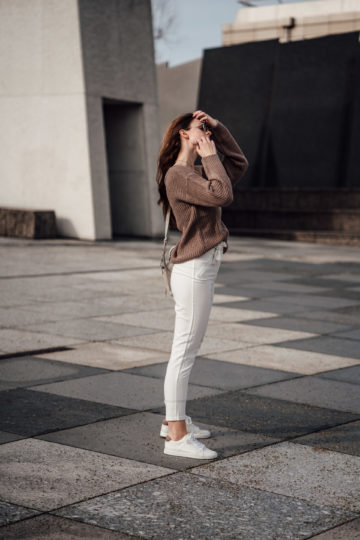 how to style white pants