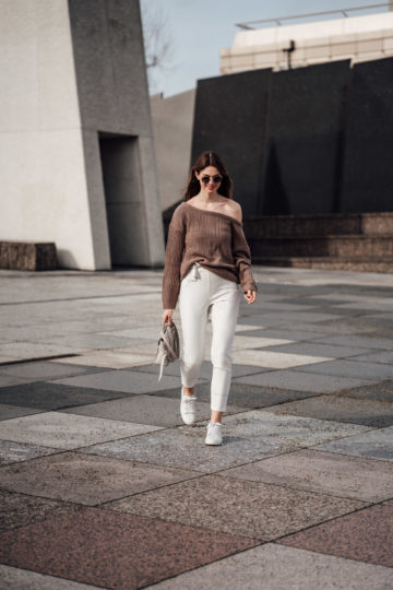 white Missguided pants