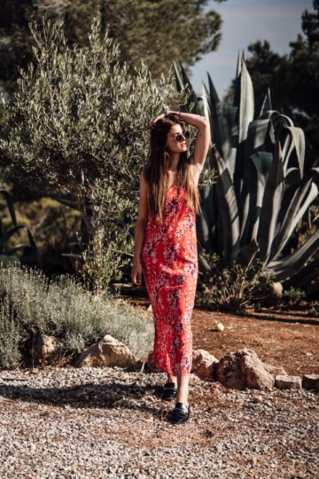 rotes Kleid von Aaiko