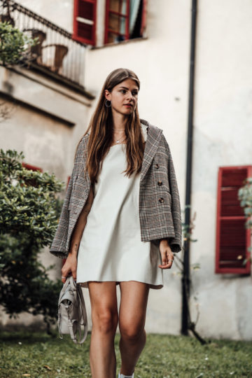 Wie trÃ¤gt man ein weiÃes Kleid