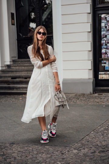 WeiÃes Kleid mit Spitze