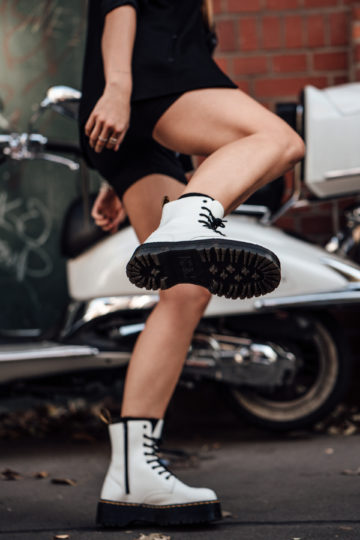 weiÃe Dr.Martens Plattform Boots
