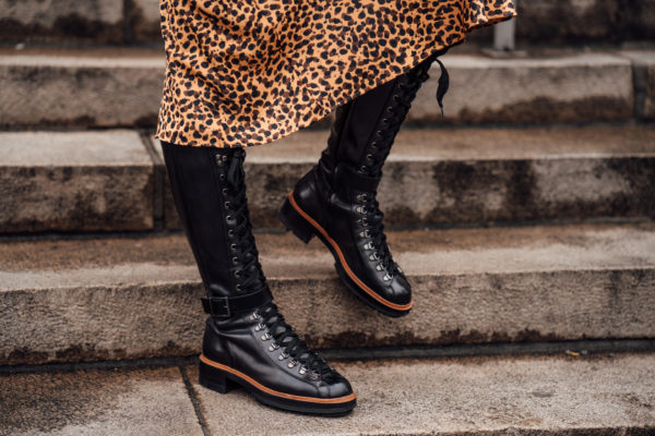 WIe trägt man kniehohe Stiefel