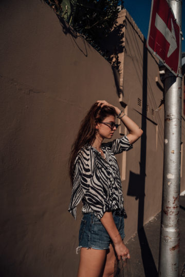 casual chic travel outfit