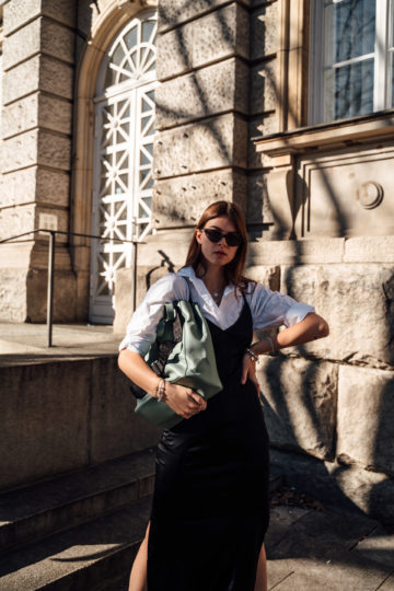 Wie kombiniert man eine groÃe Tasche