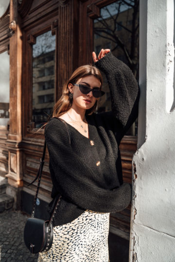 Wie trägt man einen Cardigan